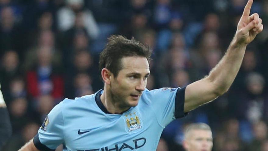Lampard celebra un gol con el City.