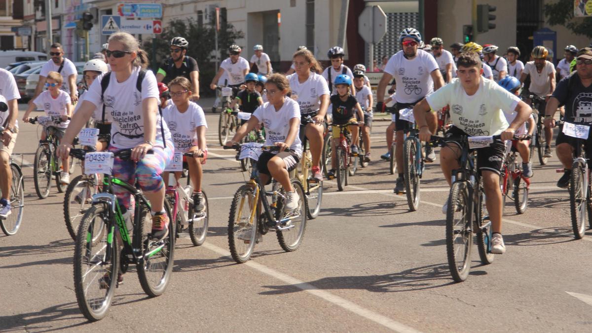 Participantes en el Día de la Bicicleta de Zafra.
