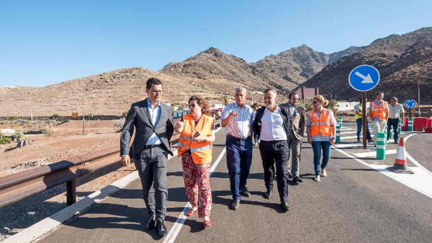 Inauguración de un tramo de la carretera de La Aldea.