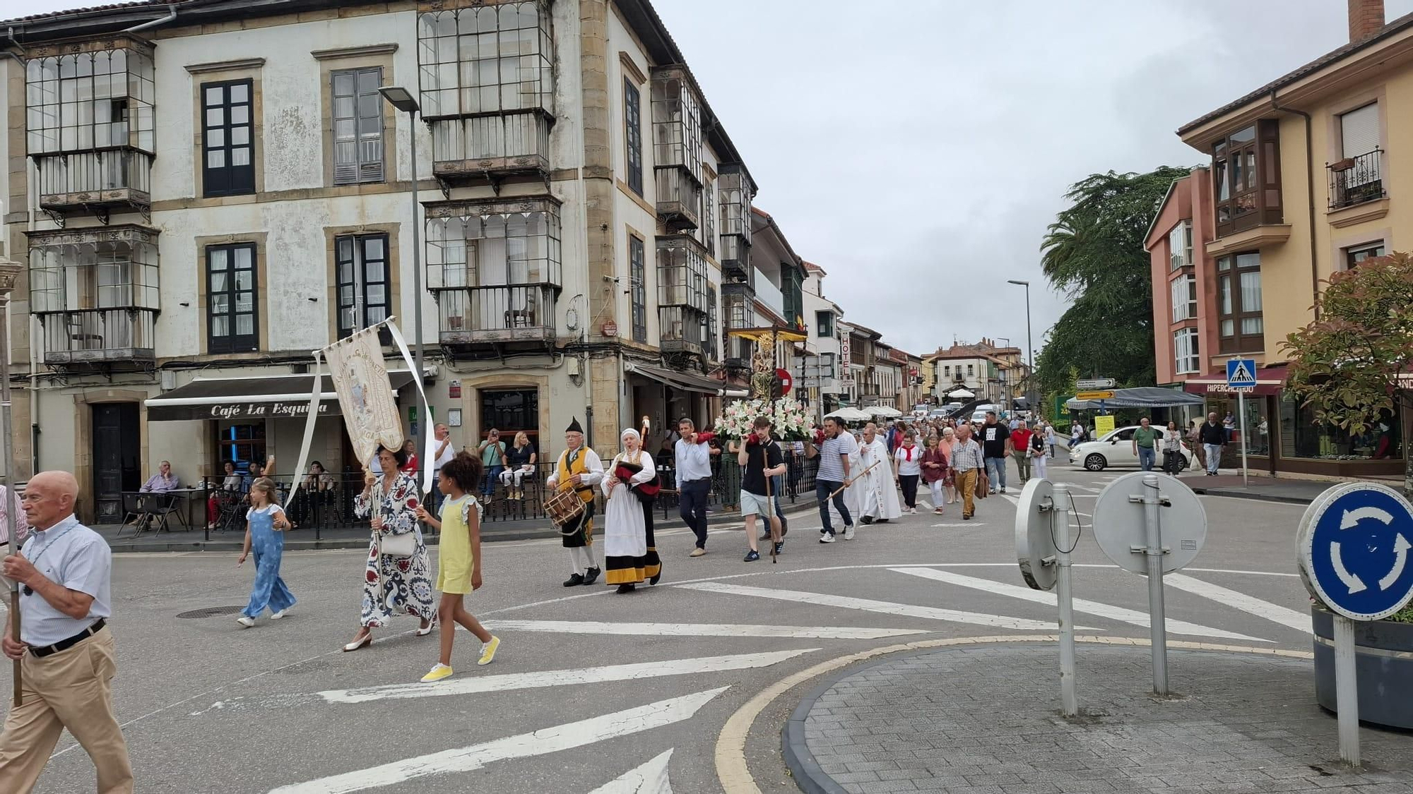 Procesión de Nuestra Señora de Loreto en Colunga
