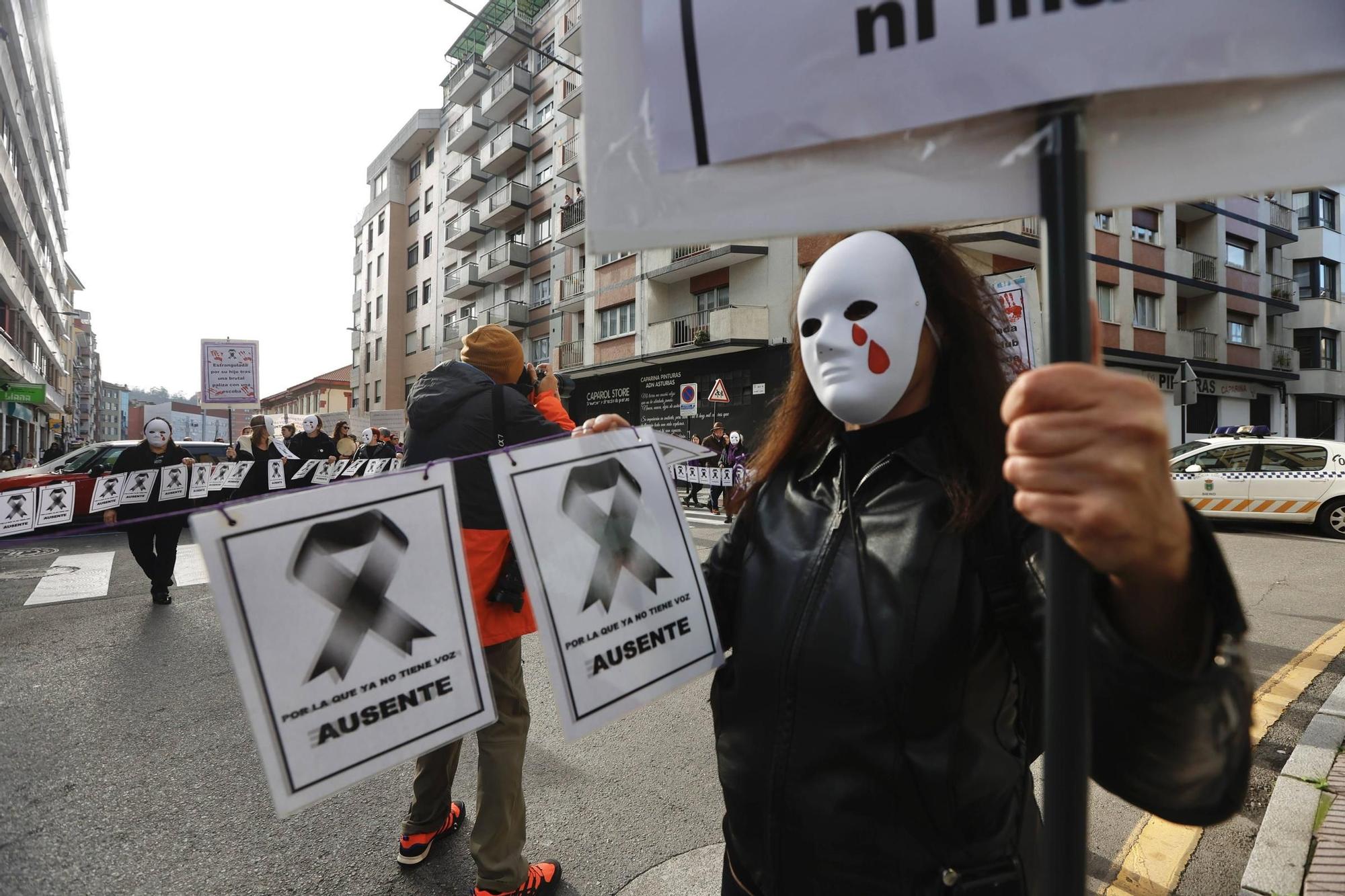 Así fue la manifestación del 25N en Pola de Siero