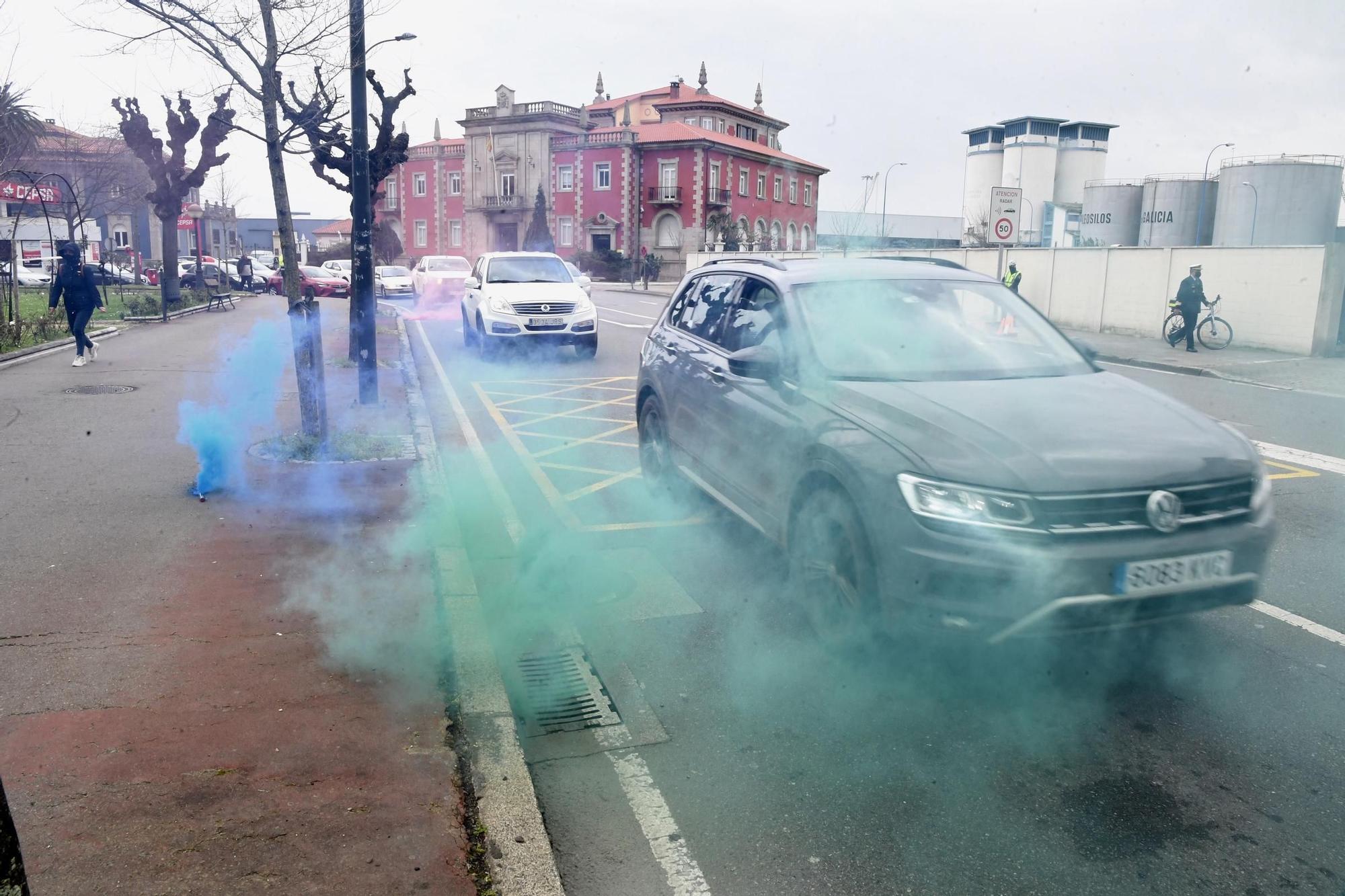 Una caravana de vehículos contra la ley de cambio climático llega a A Coruña