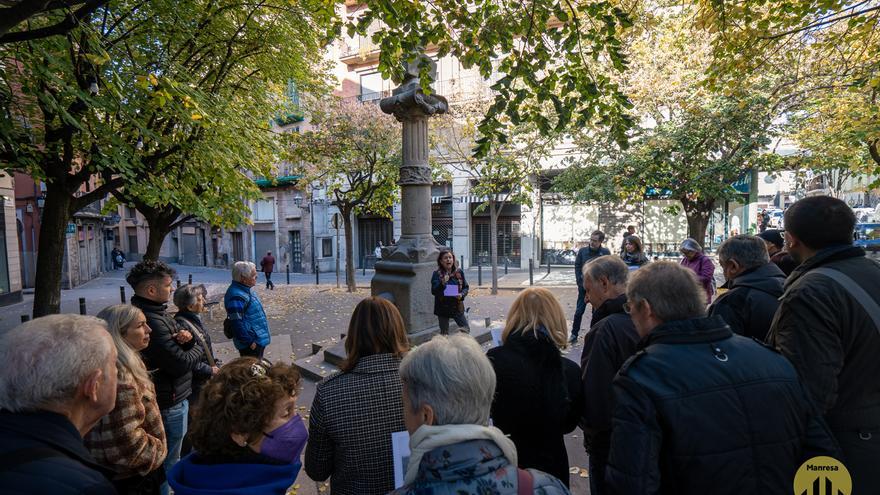 Setanta persones van seguir la ruta per commemorar els 90 anys de la victòria de Francesc Macià al parlament