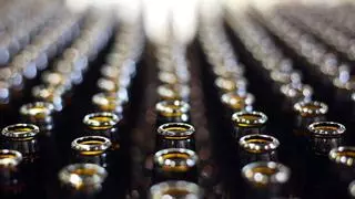 Sorprendente hallazgo: las bebidas en vidrio tienen ms microplsticos que las envasadas en plstico