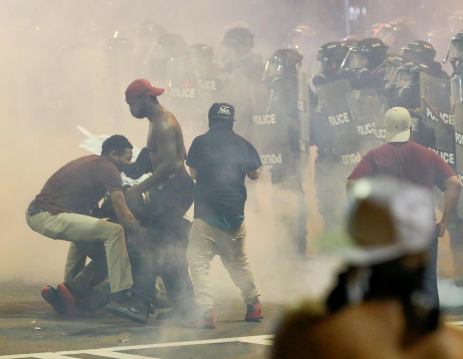 Graves disturbios en el segundo día de protestas en Charlotte