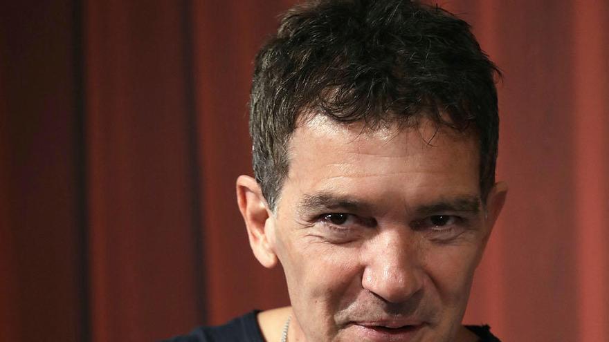 El actor Antonio Banderas duarnte la presentación, en Madrid, de VIBUK, una red social orientada al talento artístico y al empleo.