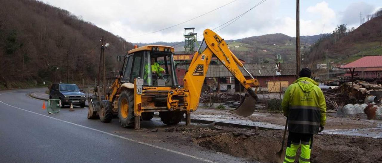 La potabilizadora de agua de Langreo en Entralgo, a la que se conectará la traída de agua de El Raigosu.