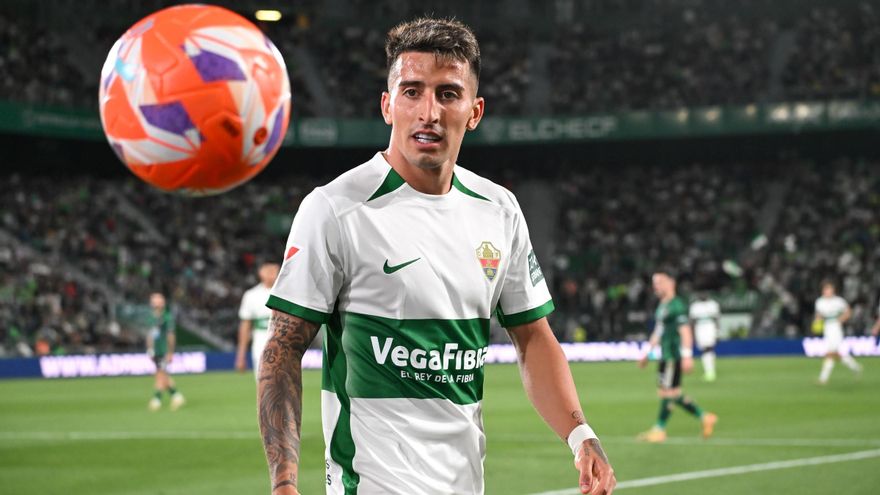El Elche hace oficial la venta de Nico Fernández