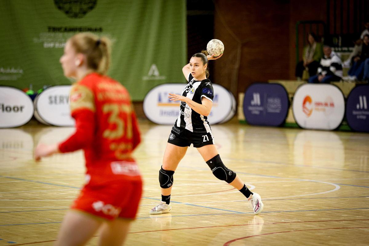Bárbara Piñeira en un partido de esta temporada.
