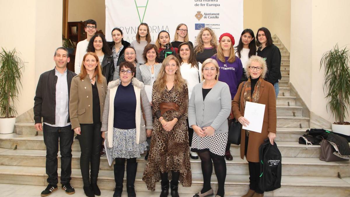 13 estudiantes del Ribalta viajan a Bruselas para conocer el funcionamiento de la institución europea