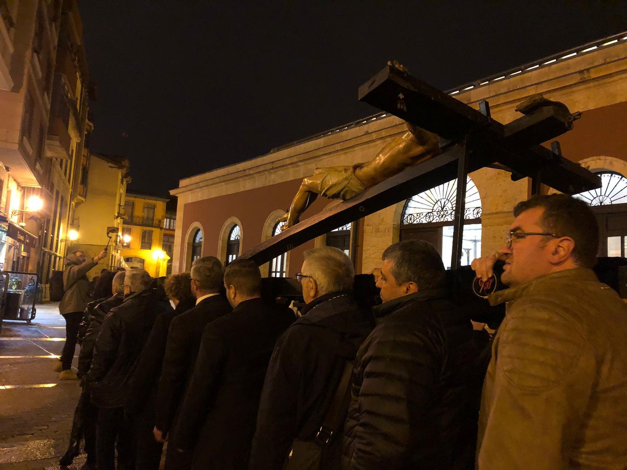 Tiempo de Cuaresma en Oviedo: empieza el via crucis de la Junta de Hermandades