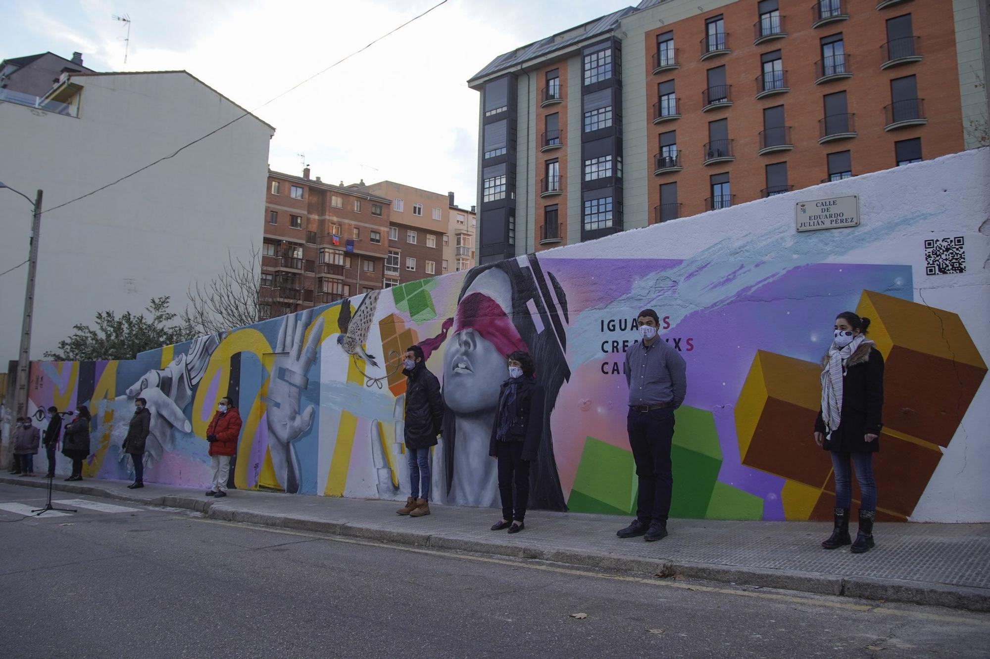 Las mejores imágenes de la inauguración del nuevo mural de Fundación Personas y Kobas