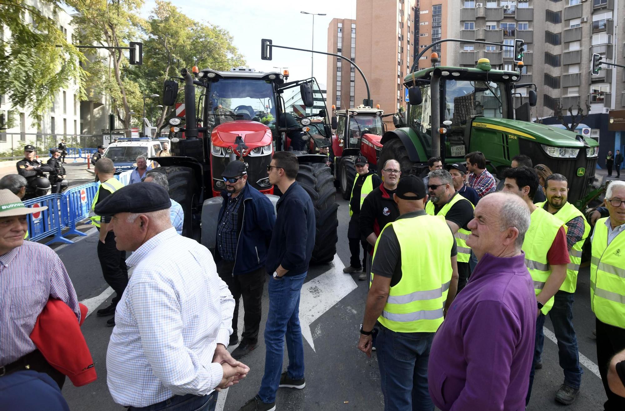 FOTOS: Las protestas de los agricultores murcianos el 21F, en imágenes