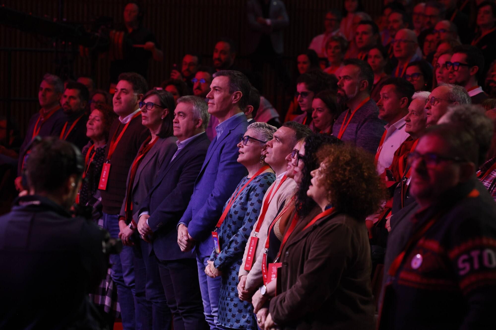 EN IMÁGENES: Pedro Sánchez y Adrián Barbón abren el congreso del PSOE asturiano
