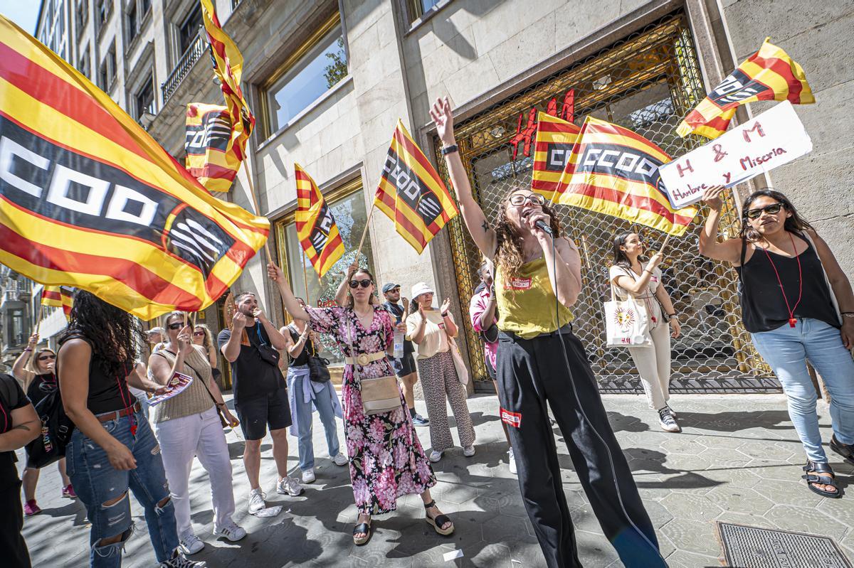 Huelga de trabajadores de H&M en el arranque de las rebajas