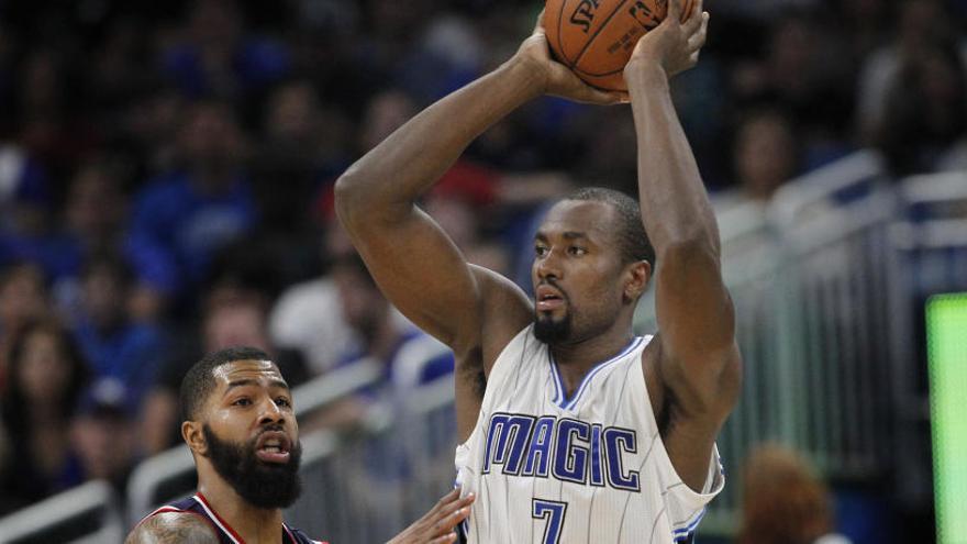 Serge Ibaka destaca en los Magic.