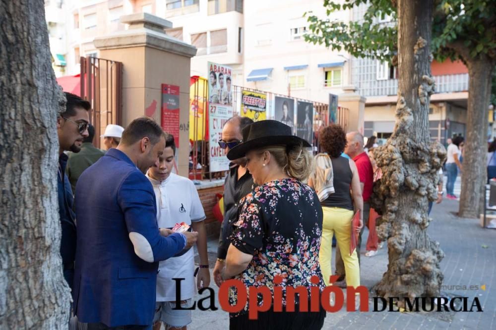 Ambiente en la corrida de rejones de la Feria de M