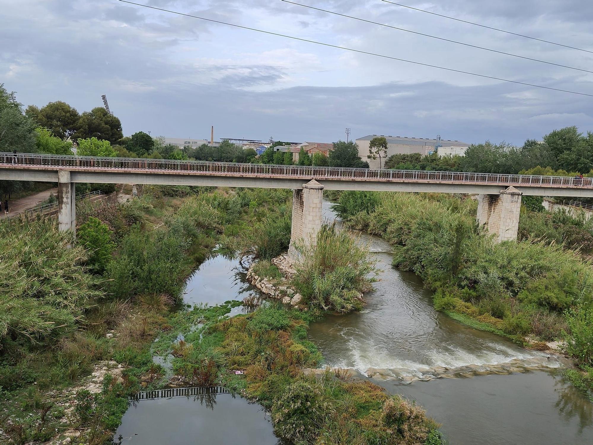 Así baja el río Serpis en Gandia tras las intensas lluvias