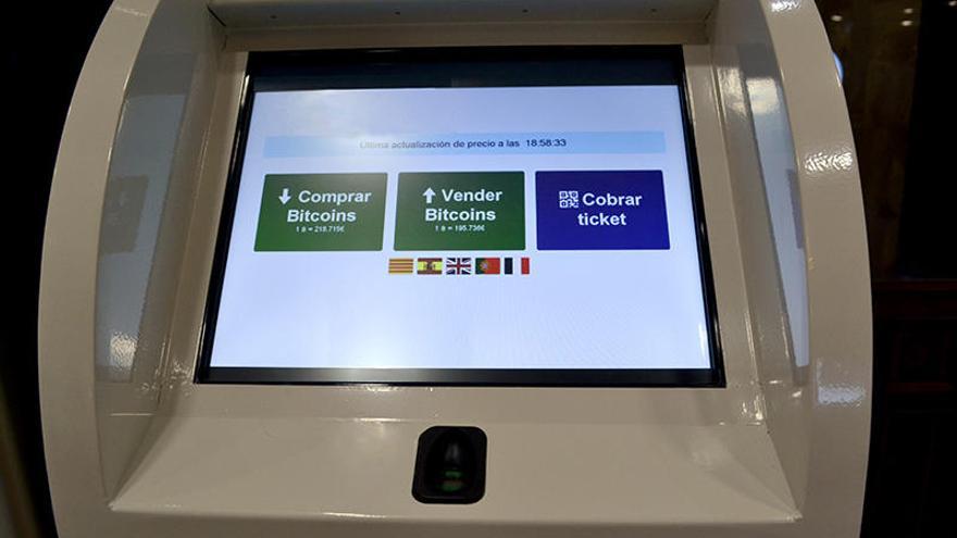 El primer cajero automático de bitcoins de Galicia abre en A Coruña