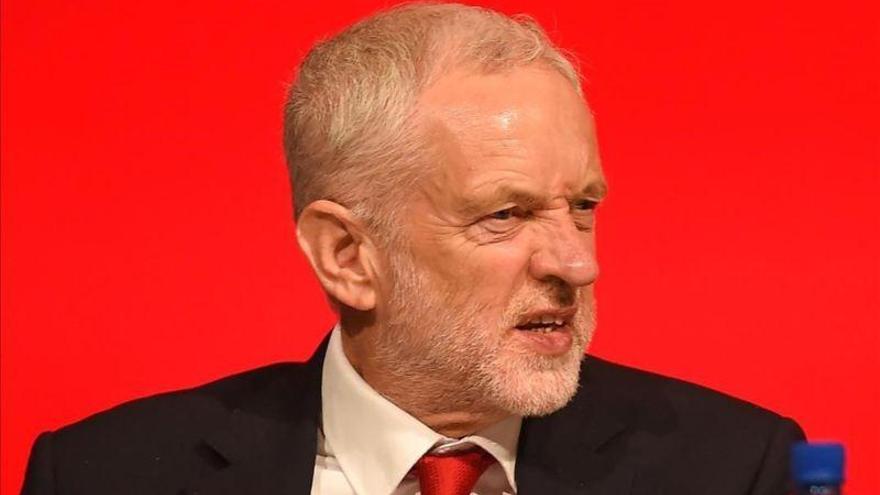 Corbyn pide recortar el receso navideño para agilizar las negociaciones del &#039;brexit&#039;