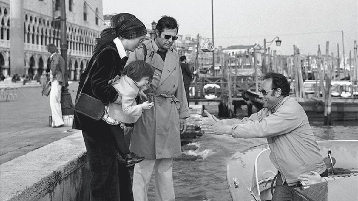 Catherine Deneuve y Marcello Mastroianni con Chiara Mastroianni