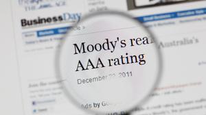 Moody’s rebaixa la qualificació del deute sobirà espanyol.