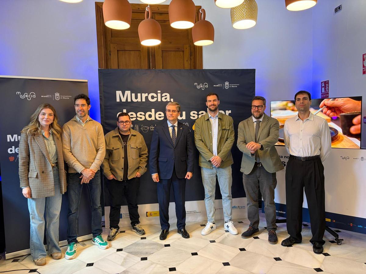 Presentación de las 'cenas clandestinas' dentro de la campaña 'Murcia, desde su sabor'.