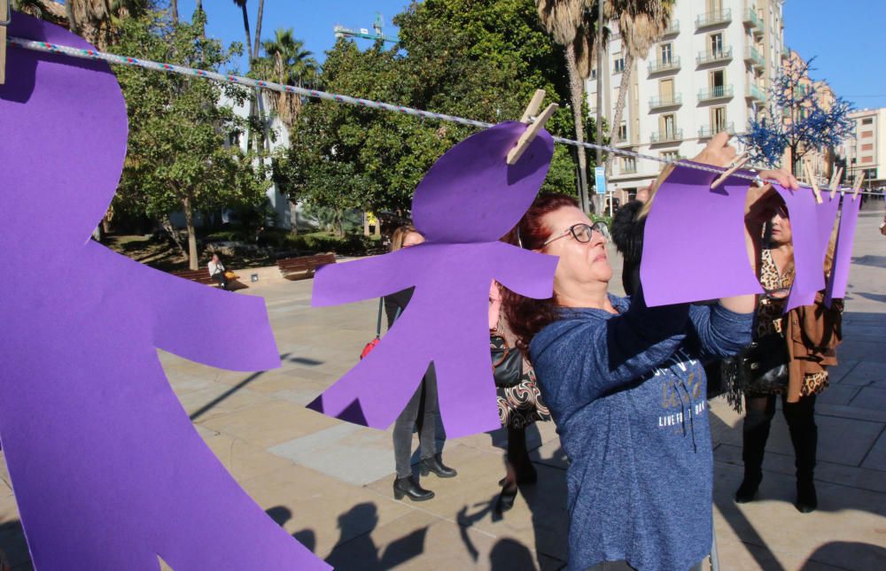 Campaña para concienciar contra la violencia de género en la calle Alcazabilla.