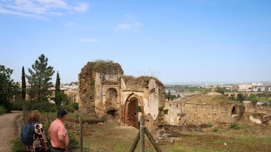 Amigos de Badajoz lanza un SOS por las ermitas de la alcazaba: 
