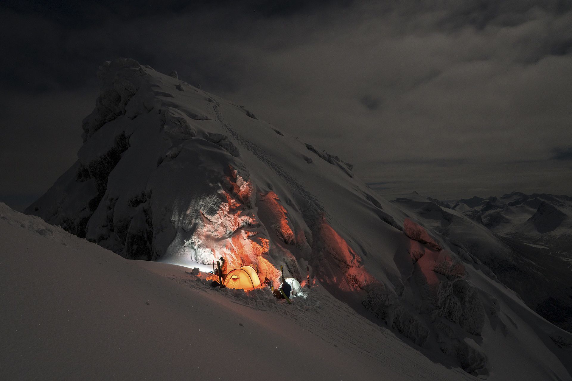 HOLY NIGHT - Stóle Johan Aklestad (Noruega) - Highly Commended WINTER MOUNTAIN SPORTS.jpg