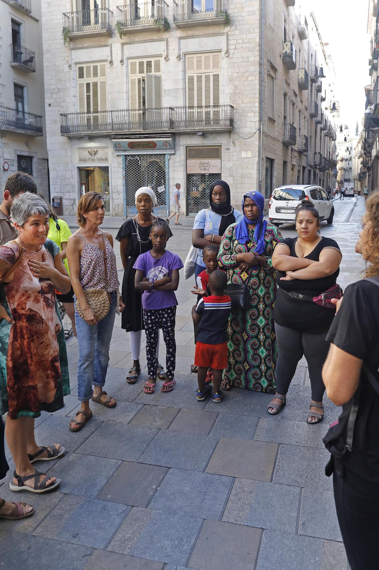 «Ens deixen quedar a l’hostal una setmana més; estava desesperat, no sabia a on anar amb els nens»