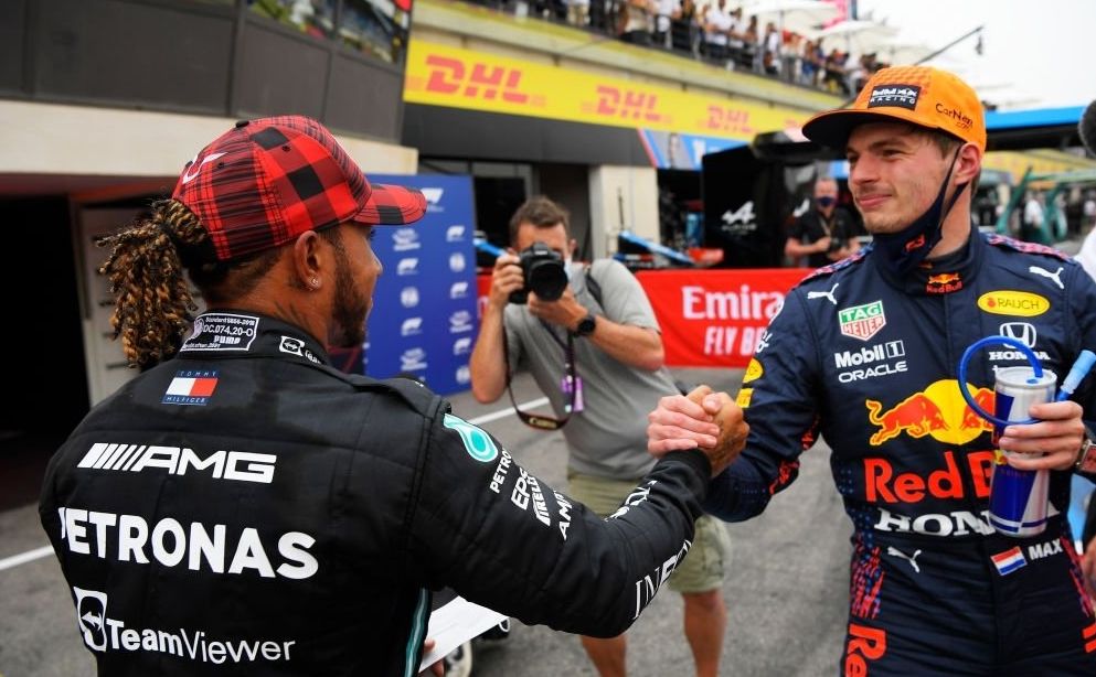 Hamilton ha felicitado a Max por su pole en Francia