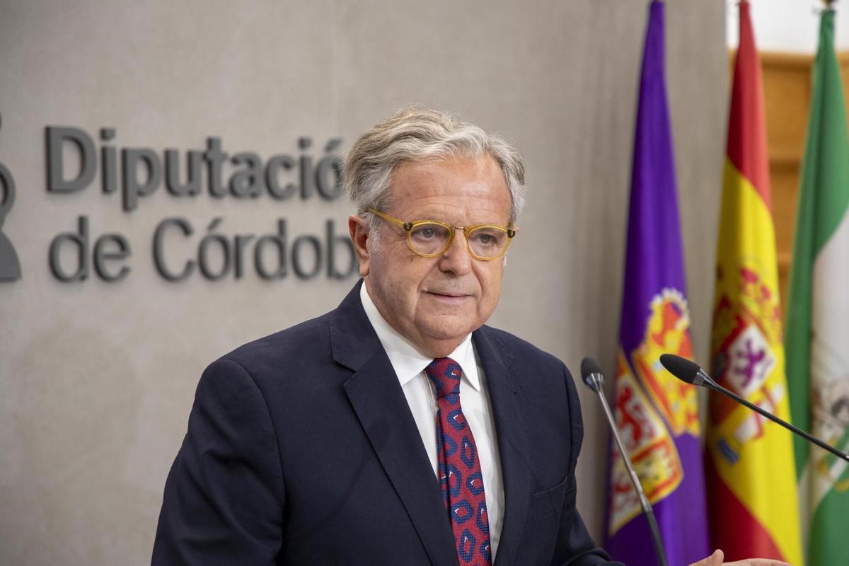 Salvador Fuentes, presidente de la Diputación y de Emproacsa