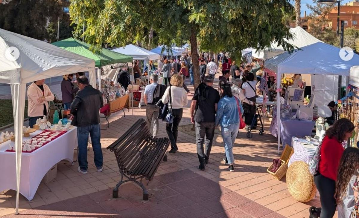 El Market Artesano Cultural de La Muralla se desplegará este domingo en el Paseo Florencia de Ronda Sur