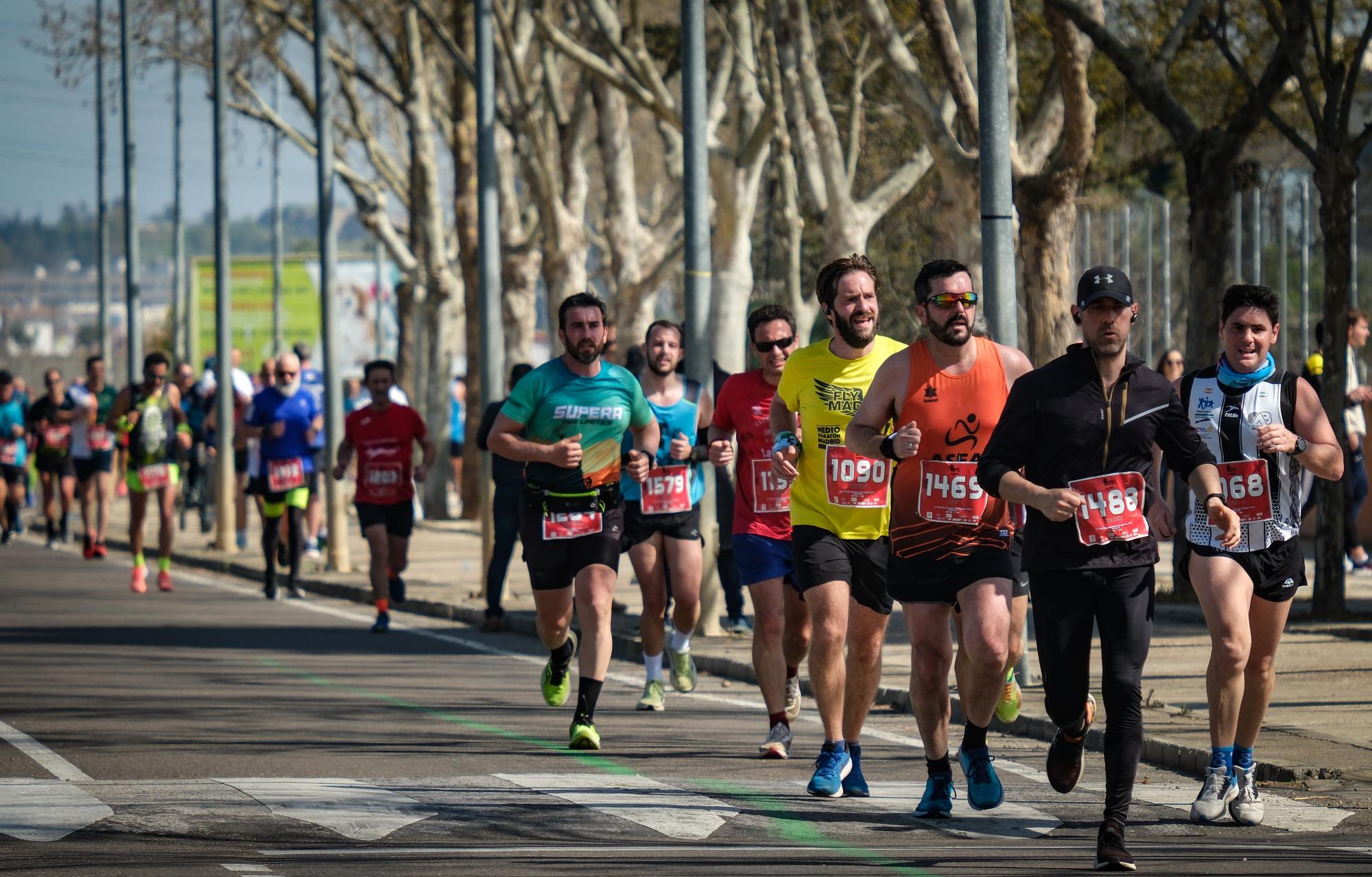 30 Maratón y 8 Medio Maratón Popular Ciudad de Badajoz en imágenes