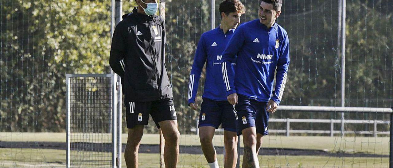 Ziganda, junto a Mujica y Cueto, en el entrenamiento de ayer.