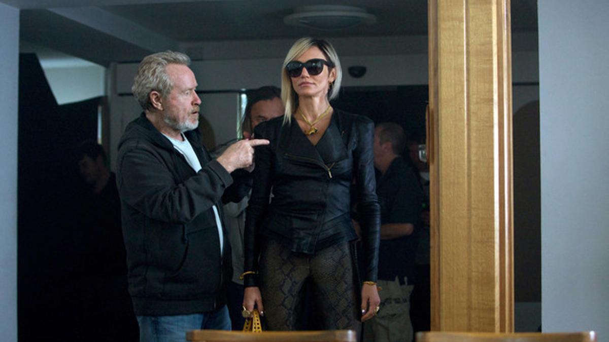 El director Ridley Scott, con la actriz Cameron Diaz, en el rodaje de 'El consejero'.