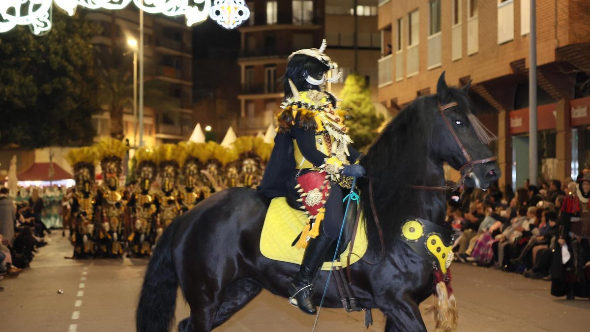 Las imágenes del desfile extraordinario del 50 aniversario de Moros d'Alquería