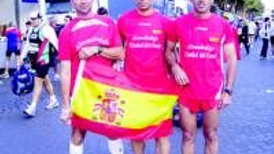 Diego Galindo, José Calvo y Miguel Angel Pérez terminaron satisfechos el XV maratón de Roma