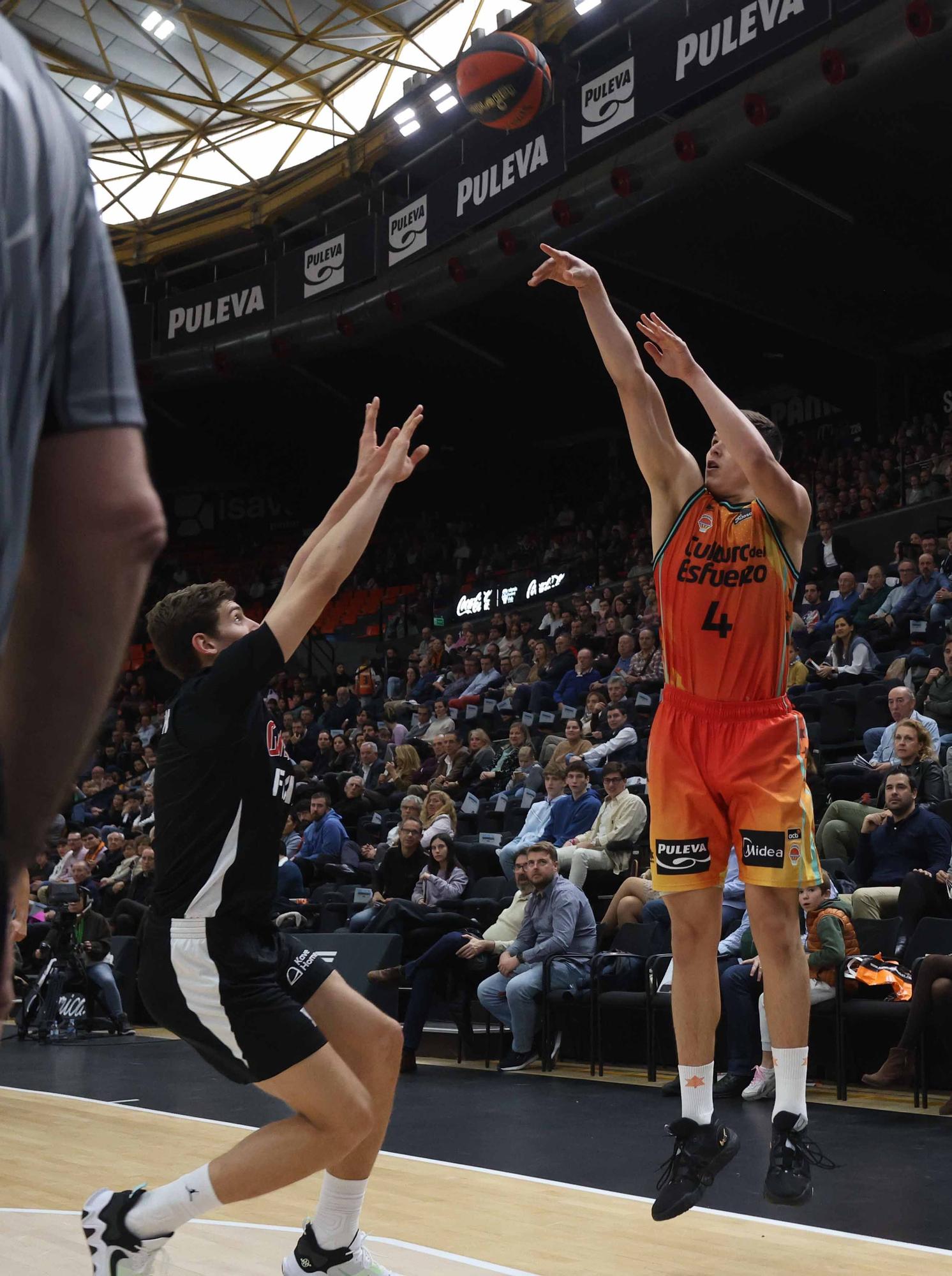 Las mejores imágenes del Valencia Basket - Girona Basketball