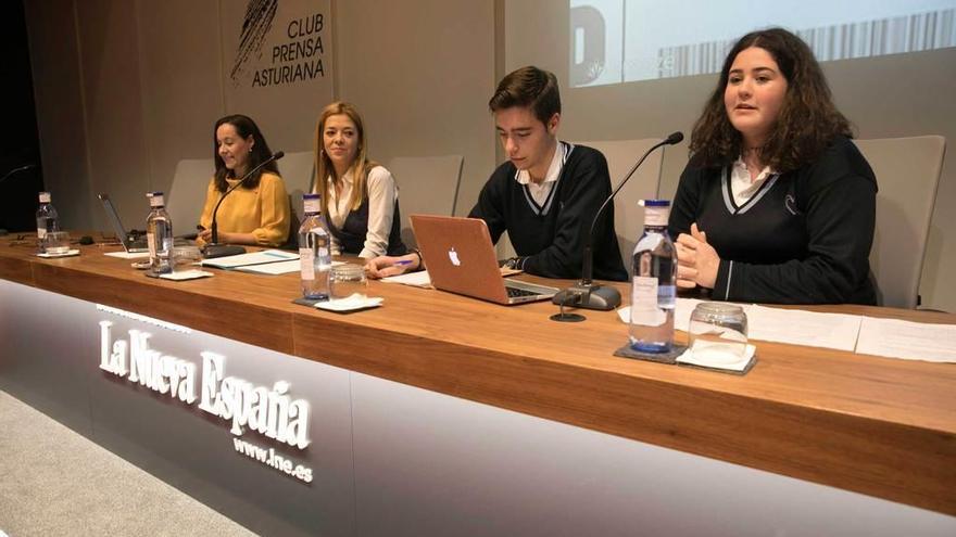 De izquierda a derecha, María José Ardura, Isabel García, Daniel Velasco y Covadonga Martínez.