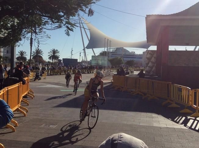 El triatlón se apodera de Las Palmas de Gran Canaria