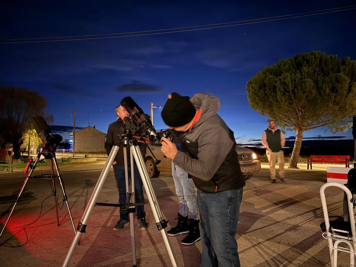 La observación astronómica en Arcos de la Polvorosa, en imágenes