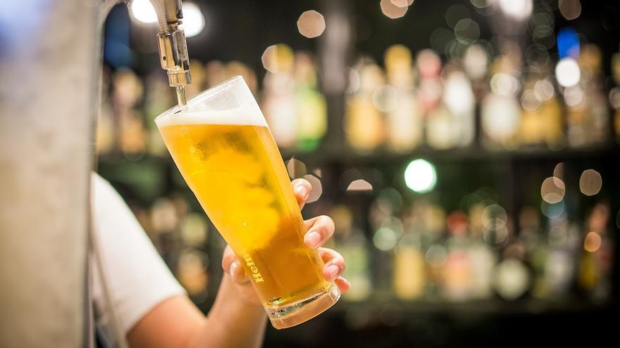 ¿Cuántas cervezas hacen falta para dar positivo en un control de alcoholemia?