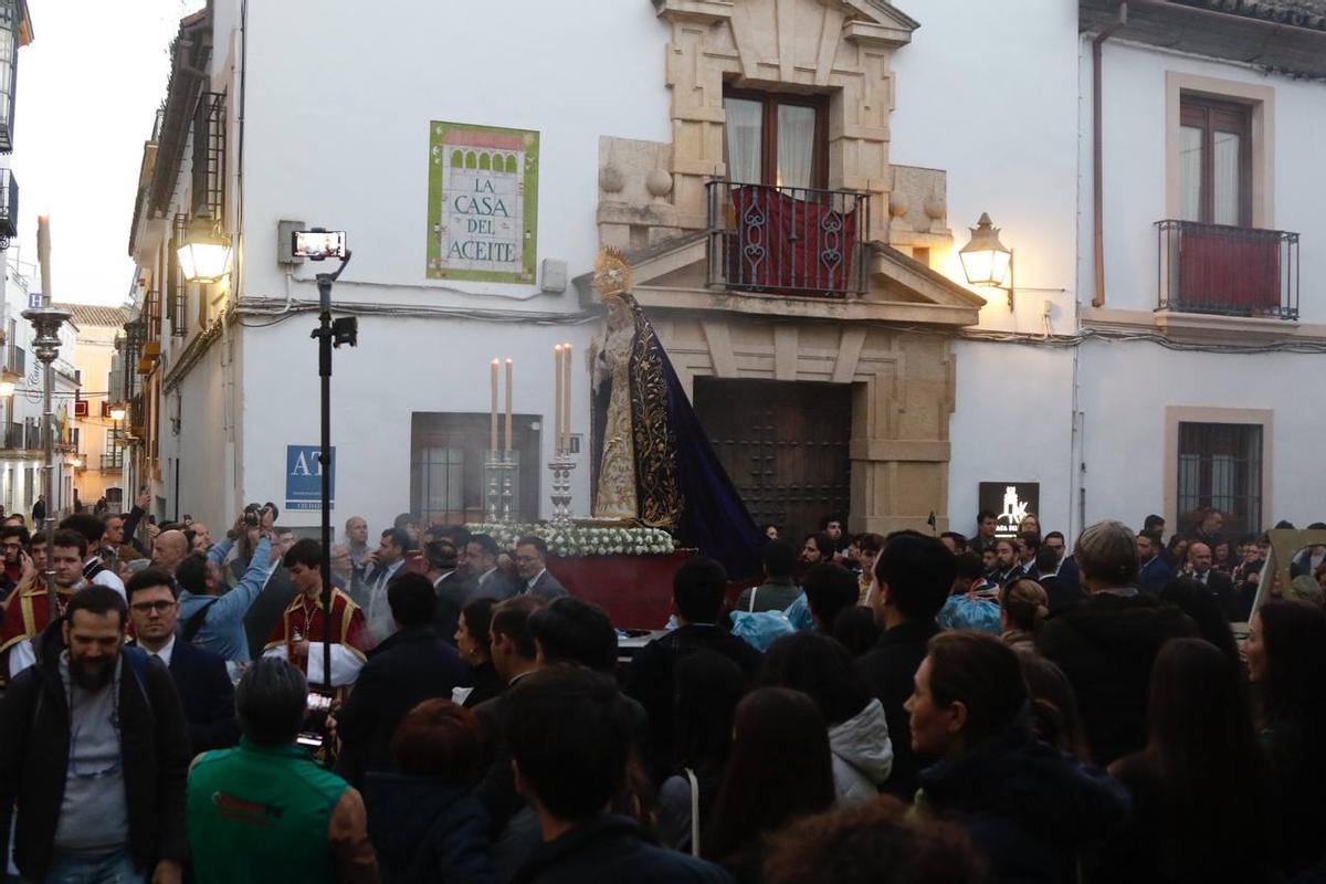 María Santísima de Gracia y Amparo, este lunes por las calles de Córdoba.