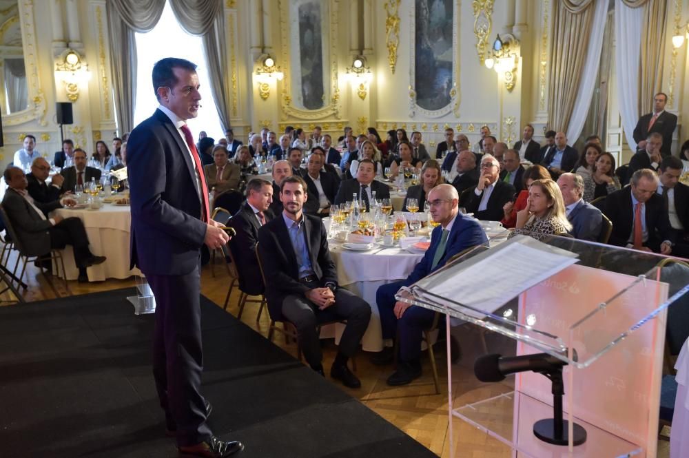 13-11-2019 LAS PALMAS DE GRAN CANARIA. Foro Santander, en el Gabinete Literario  | 13/11/2019 | Fotógrafo: Andrés Cruz