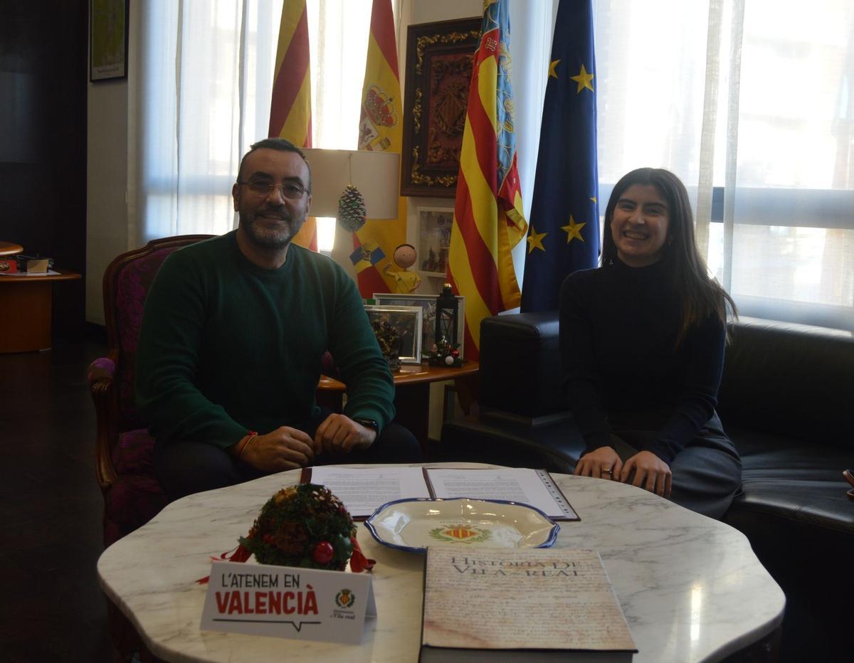 El alcalde, José Benlloch, ha recibido a la nueva vicetesorera del Ayuntamiento de Vila-real, Paula Escrig.