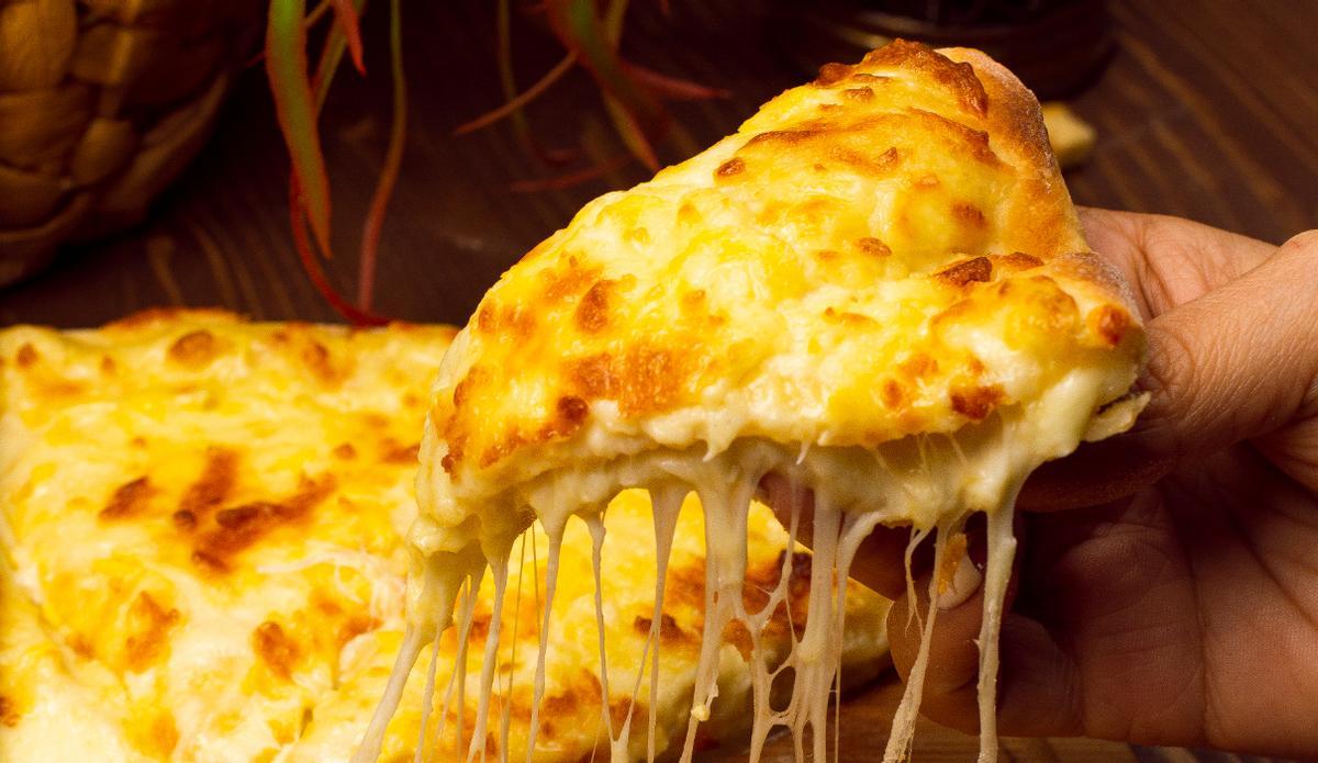 Así es la pizza estilo Chicgo que se sirve en Pizza Real