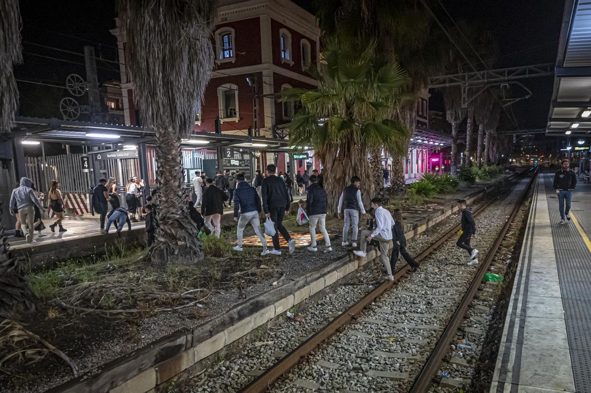 En el tren del botellón a Mataró