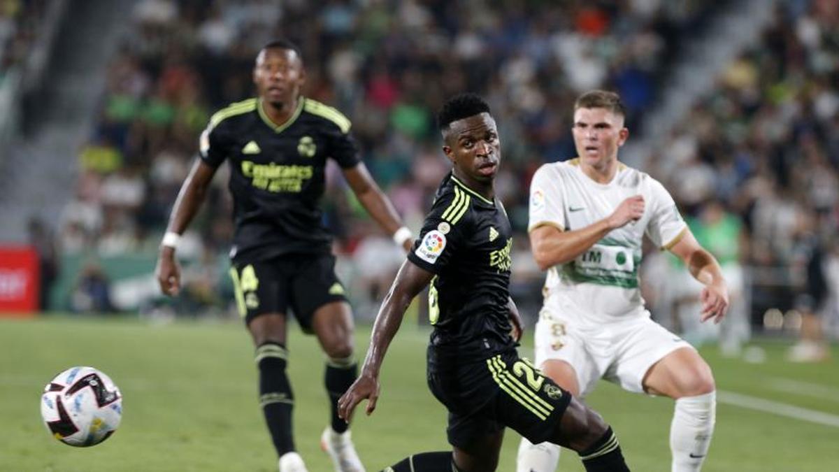 Vinicius ante el Elche